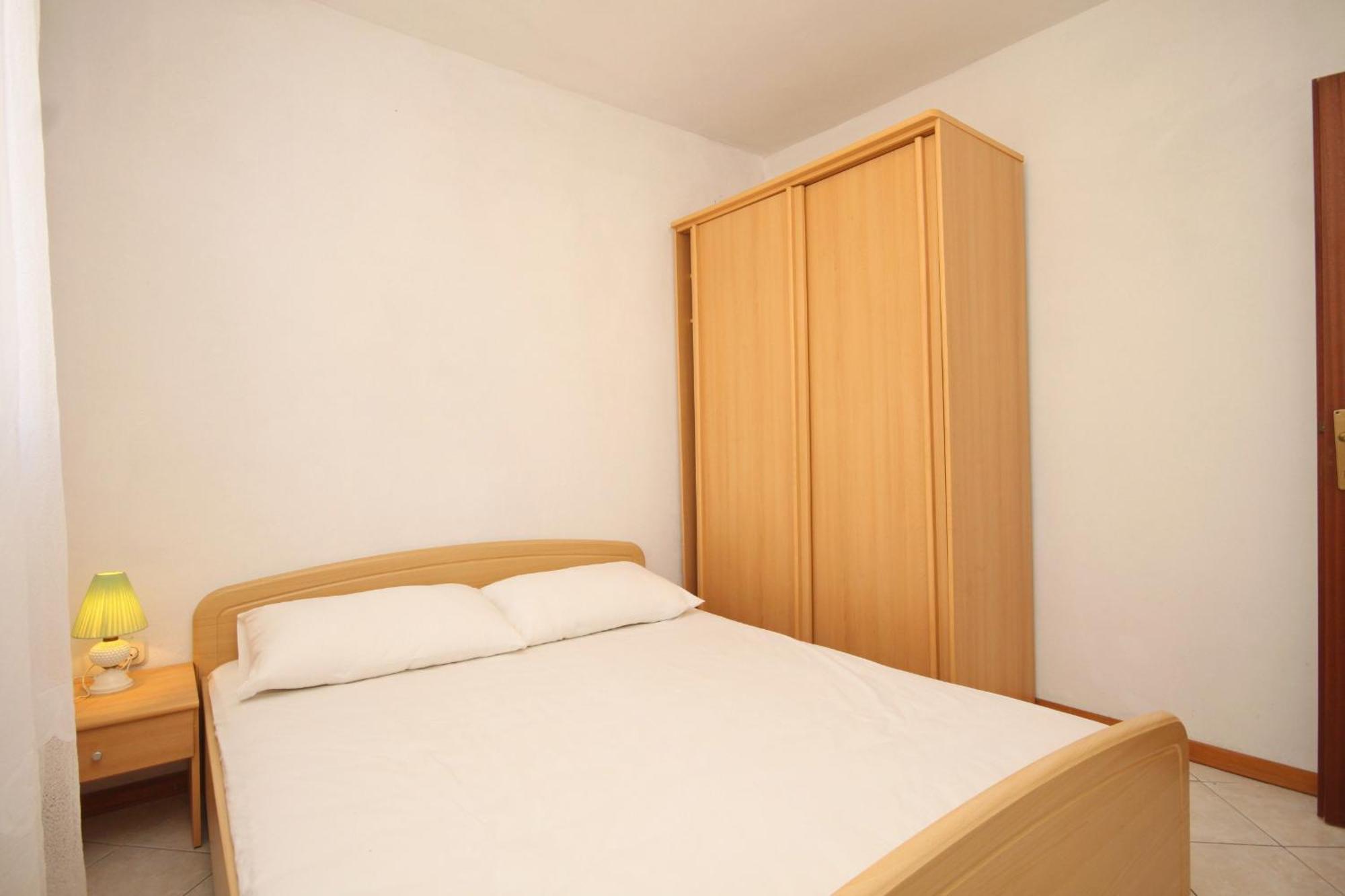 Apartments By The Sea Rukavac, Vis - 2478 روكافاك الغرفة الصورة